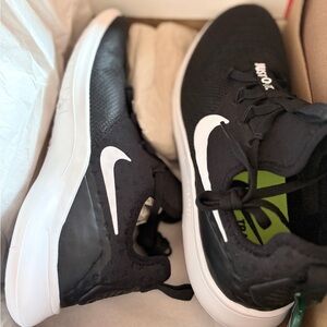 Nike Free TR 8 Women's Shoes - Black and White NWT